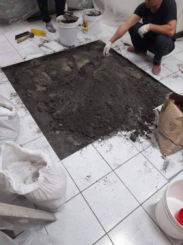 安氏國際。 磁磚。油漆。 家庭裝修 - 拆除前膨共局部磁磚