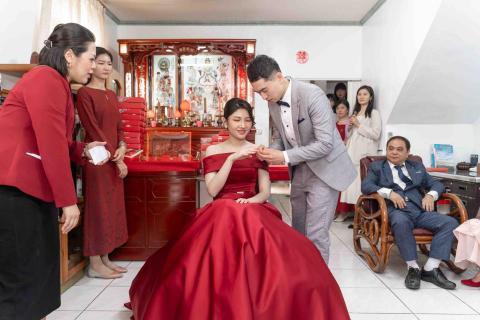 欣宜 婚禮/訂結儀式/抓周/收涎 主持人 - 訂婚儀式