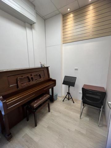 私立學府音樂補習班 - B教室，非常舒服的環境