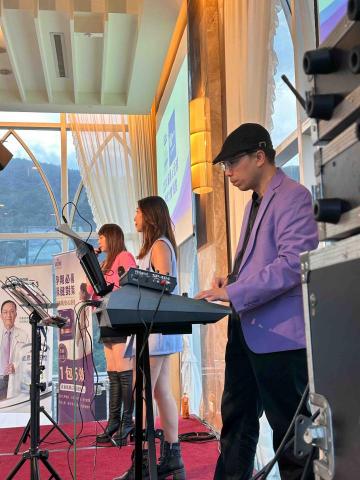 陳凱瑞 - 晚宴樂團演出