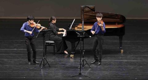 張秉富 音樂教學 - 雙小提琴演出