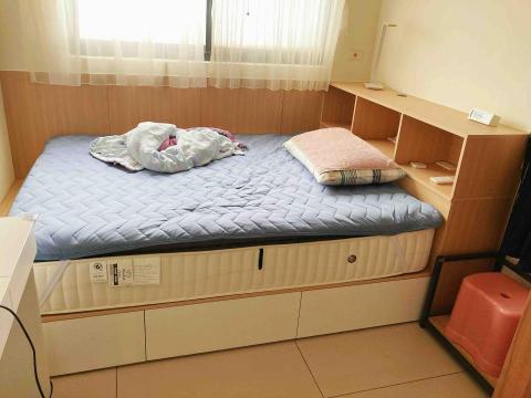 余梓匠 - 床架➕床頭櫃