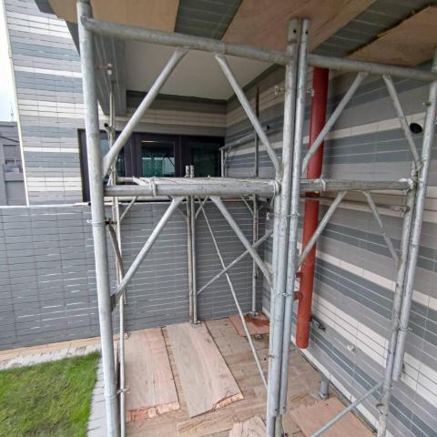 阿昊鷹架 - 住宅施工架 施工架組立範圍做保護