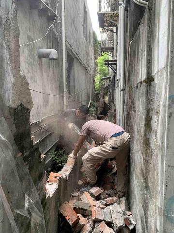 曜藝設計工程 - 板橋地震圍牆倒 打除清運