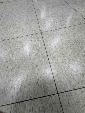 曜藝設計工程 - 新莊塑膠地板拆除 重鋪新地板