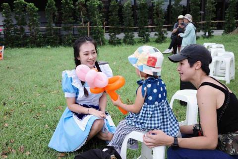 Peggy 又心 - 氣球互動