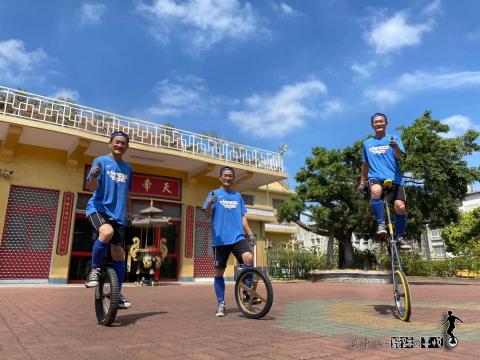 吳東興(獨輪車)~騎跡の喜悅 - 