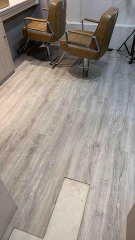 曜藝設計工程 - 新店髮廊SPC地板新安裝