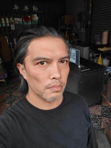 提供兼差服務的專家廢柴叔 madao