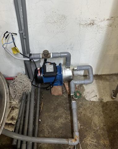 傑世科技 - 文心街更換後新的加壓泵(陸製)需改變進出管位置