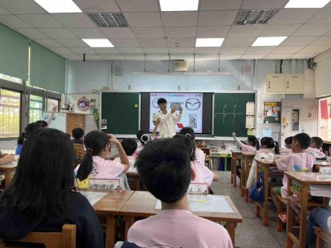 陳弘哲 - 數學科教學