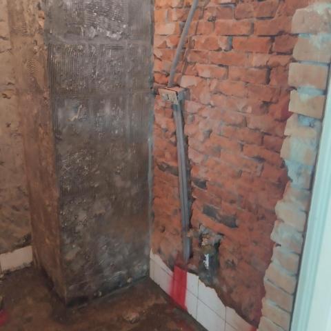 周志杰 - 浴室改修的管路配置