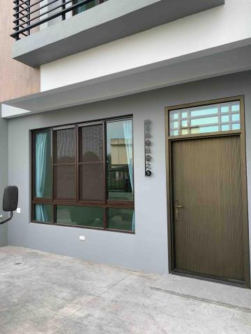 鑫鴻企業社 - 門面設計