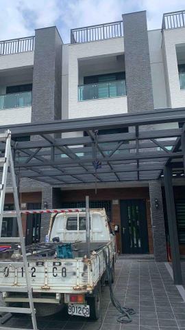 鑫鴻企業社 - 白鐵採光罩