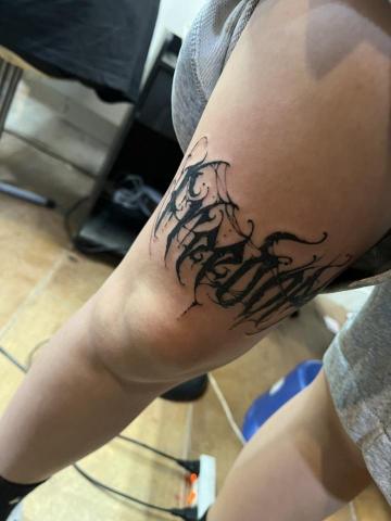 繠刺青 - 手繪即興創作客人我最愛,當然你也要告訴我方向,可以多存些喜歡但無法言喻的圖,我能幫你通通統整成你要的東西,不能沒想法或不知道,這樣我也會沒想法更不知道要寫什麼畫什麼 繠刺青 - 手繪即興創作客人我最愛,當然你也要告訴我方向,可以多存些喜歡但無法言喻的圖,我能幫你通通統整成你要的東西,不能沒想法或不知道,這樣我也會沒想法更不知道要寫什麼畫什麼