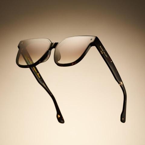 AzenLinCommercialPhoto - 