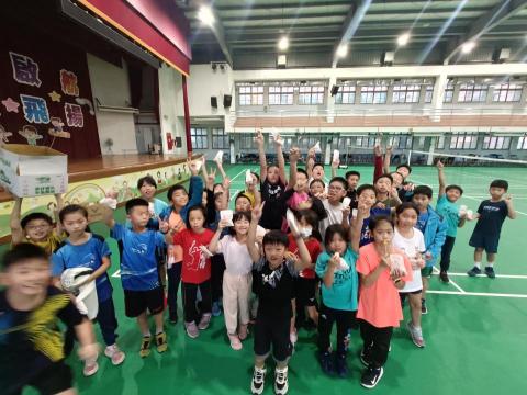 葉至聖 - 在任裕民國小羽球隊學生