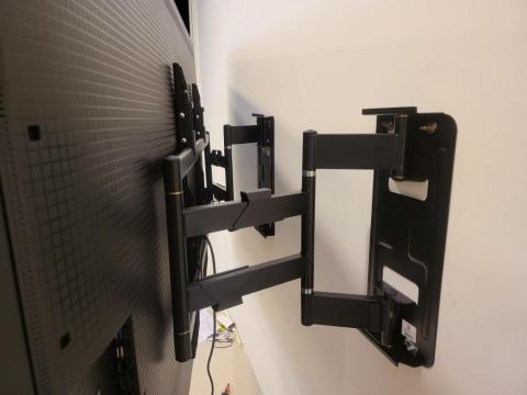 MARS - TCL 75吋電視使用
雙臂式伸縮架
KALOC NX100max
安裝於水泥牆