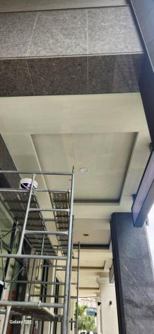 你為什麼不問問神奇海螺呢 - 挑高樓層天花板，油漆：批土+底漆