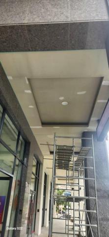 你為什麼不問問神奇海螺呢 - 挑高樓層天花板，油漆：批土