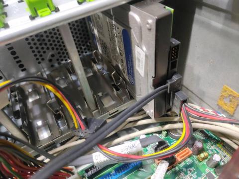 chang - 桌上型電腦重新規畫整線