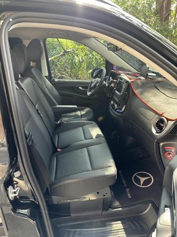 小蔚帶您趣旅行 - 正駕駛座位與副駕兩個座位。