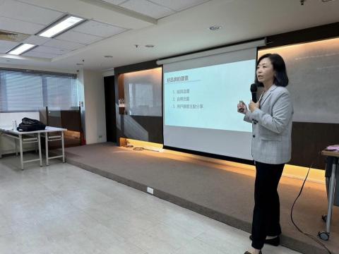 企業營銷小姐姐Peyton - 