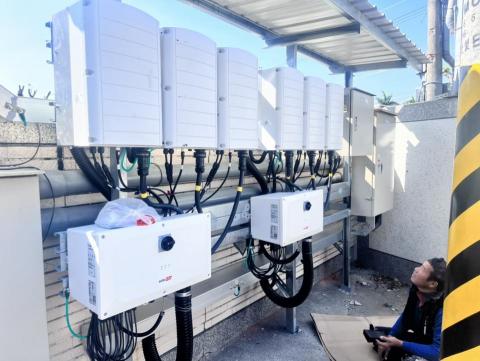 柏克能源股份有限公司 - 變流器安裝完成