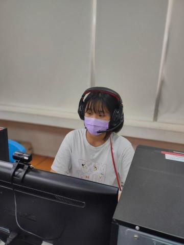 翁昀希 - 和小朋友視訊教課