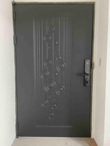 築峰門片安裝 - 壓花鋼板門(星際) 築峰門片安裝 - 壓花鋼板門(星際)