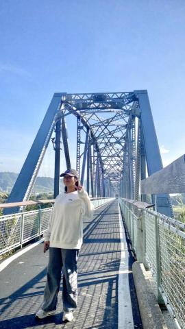 翁昀希 - 騎鐵馬道