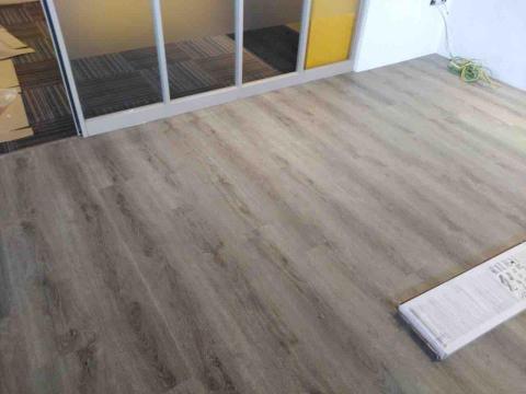 新妍窗簾家飾 - 木紋石塑卡扣