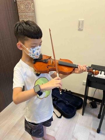 鄭宇廷 - 學生拉奏