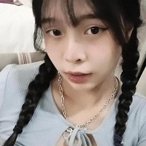 提供法文服務的專家袁柏涵