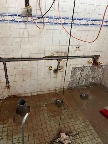 盧建志 - 廁所管路重新施工前