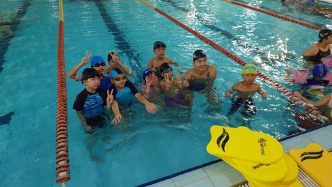 私人游泳教練 - 暑假安親班（kiki家族）
