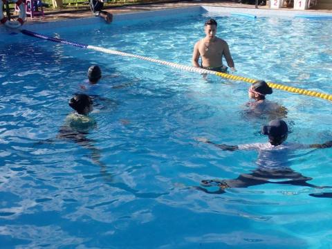 RT Swim 台北小鯨鯊游泳學院 - 訓練踩水 RT Swim 台北小鯨鯊游泳學院 - 訓練踩水