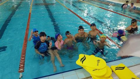 私人游泳教練 - 暑假安親班（kiki家族）