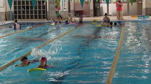 私人游泳教練 - 暑假安親班（kiki家族）