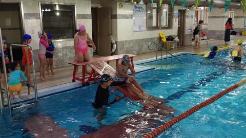私人游泳教練 - 暑假安親班（kiki家族）