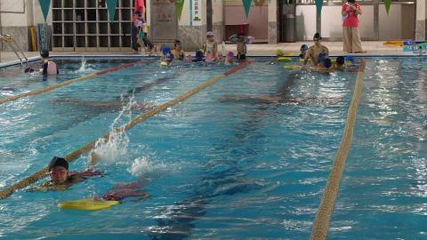 私人游泳教練 - 暑假安親班（kiki家族）