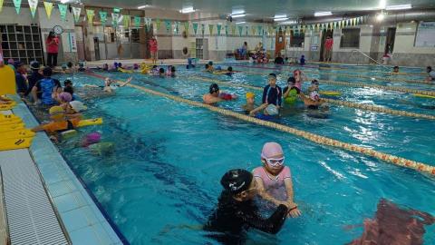 私人游泳教練 - 暑假安親班（kiki家族）