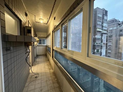 童先生 - 陽台窗