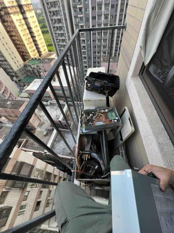 傑斯空調維修 - 更換外機主機板