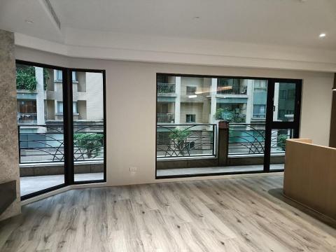 地平線地板工程 - 