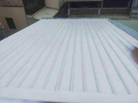 釧灃工程行 - 浪板整理上漆