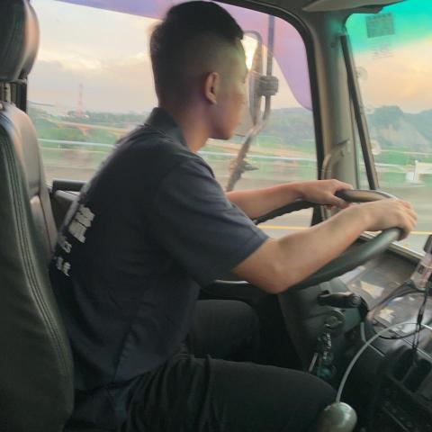 提供速寫人服務的專家家銘