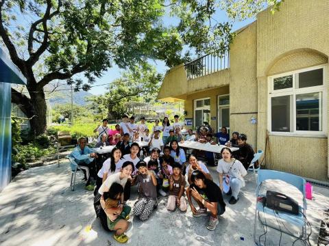 沛珊 - 文健站合照！