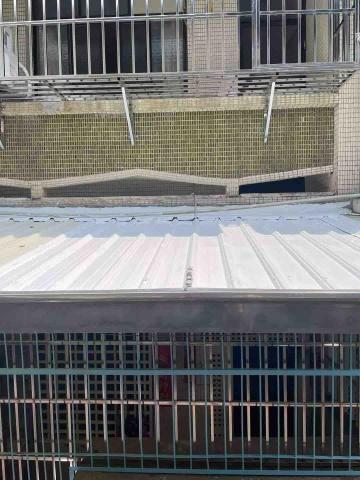 釧灃工程行 - 雨遮上漆更換白鐵水槽