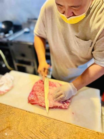 提供ikea餐桌服務的專家洪大安